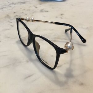 Chanel pearl frames